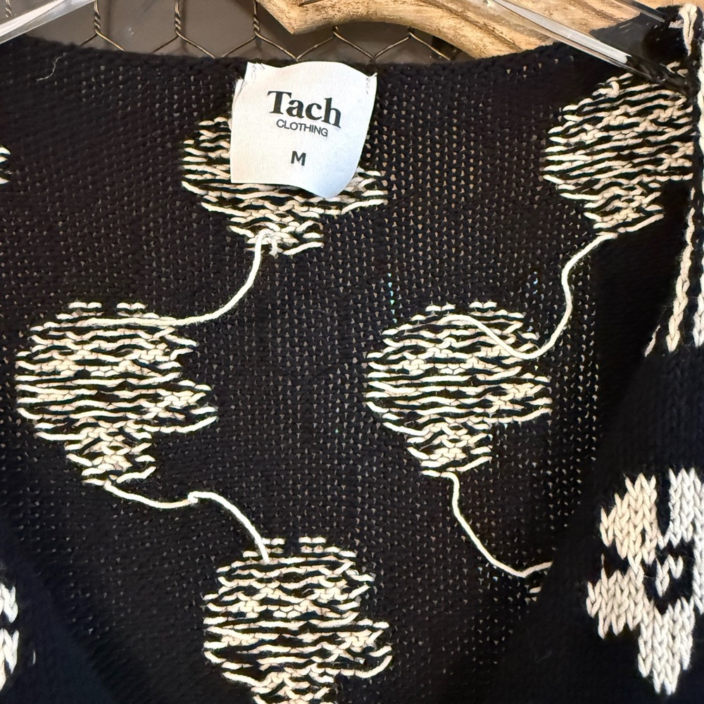 TACH Black and Cream Floral Knit Button-Front Vest - Picture 3 of 4